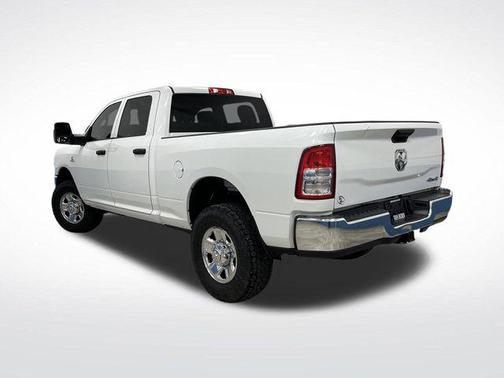 2023 RAM 2500 Tradesman Crew Cab 4x4 6'4' Box