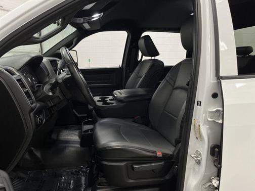 2023 RAM 2500 Tradesman Crew Cab 4x4 6'4' Box