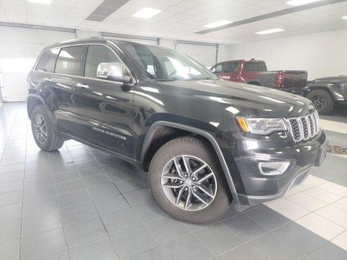 Diamond Black Crystal Pearlcoat 2017 Jeep Grand Cherokee Limited