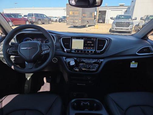 2026 Chrysler Pacifica L