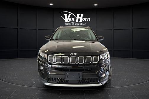 Diamond Black Crystal Pearlcoat 2022 Jeep Compass Limited