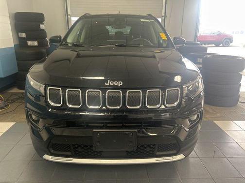 Diamond Black Crystal Pearlcoat 2022 Jeep Compass Limited