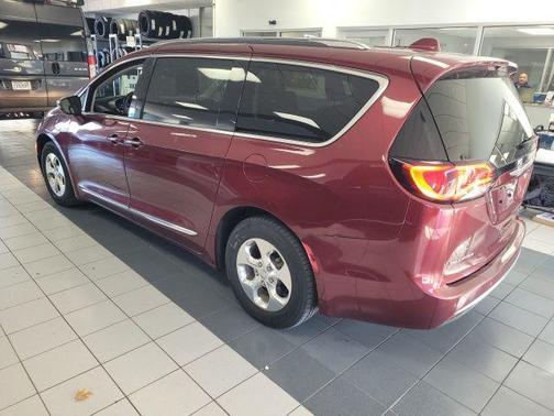 2018 Chrysler Pacifica Hybrid Limited