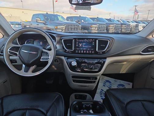 2018 Chrysler Pacifica Hybrid Limited