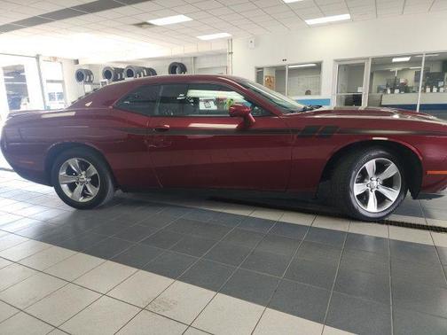 Octane Red Pearlcoat 2019 Dodge Challenger SXT