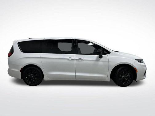 2023 Chrysler Pacifica Hybrid Limited