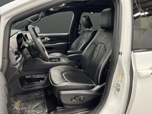 2023 Chrysler Pacifica Hybrid Limited