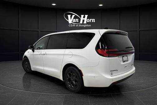 2023 Chrysler Pacifica Hybrid Limited
