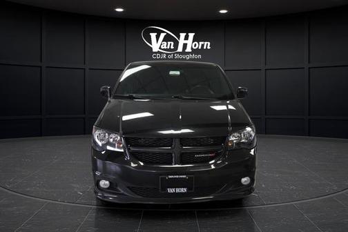 Brilliant Black Crystal Pearlcoat 2016 Dodge Grand Caravan R/T