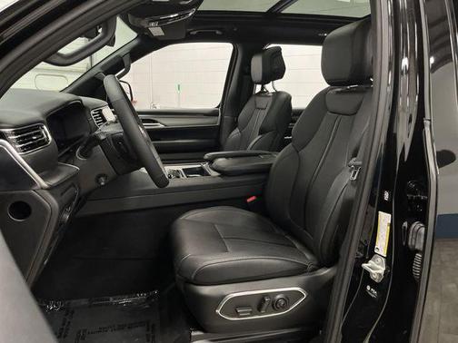 2024 Jeep Wagoneer Series II Carbide 4x4