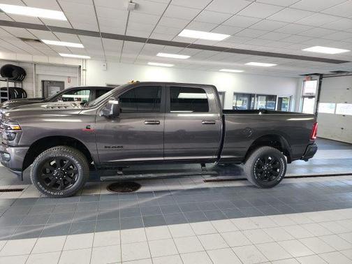 2025 RAM 2500 Laramie Crew Cab 4x4 6'4' Box