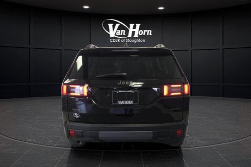 Diamond Black Crystal Pearlcoat 2026 Jeep Cherokee Limited