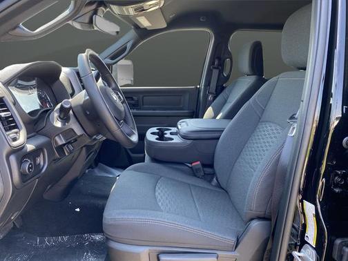 2025 RAM 2500 Tradesman Crew Cab 4x4 6'4' Box