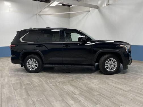 2024 Toyota Sequoia SR5