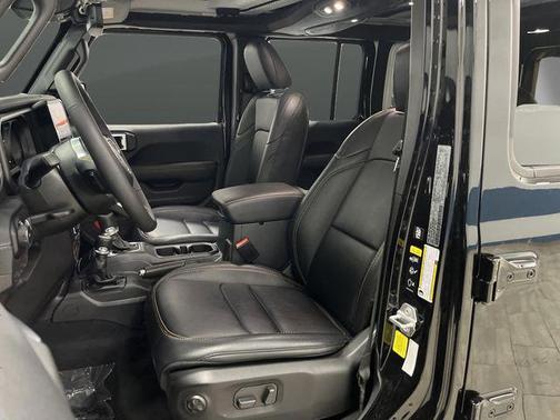 2024 Jeep Wrangler 4-Door Sahara 4x4