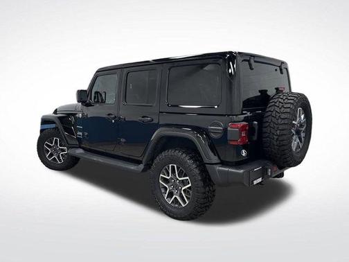 2024 Jeep Wrangler 4-Door Sahara 4x4
