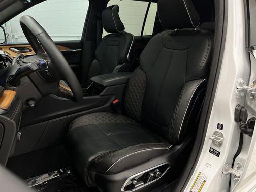 2024 Jeep Grand Cherokee Summit
