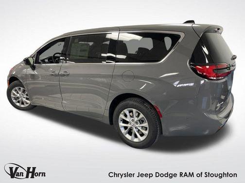 2025 Chrysler Pacifica L