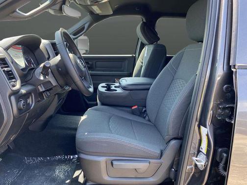 2025 RAM 2500 Tradesman Crew Cab 4x4 6'4' Box