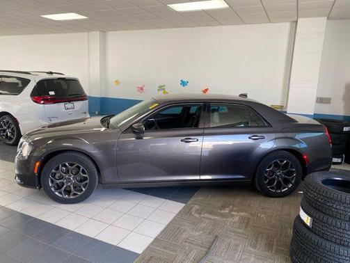 Granite Crystal Metallic Clearcoat 2017 Chrysler 300 S