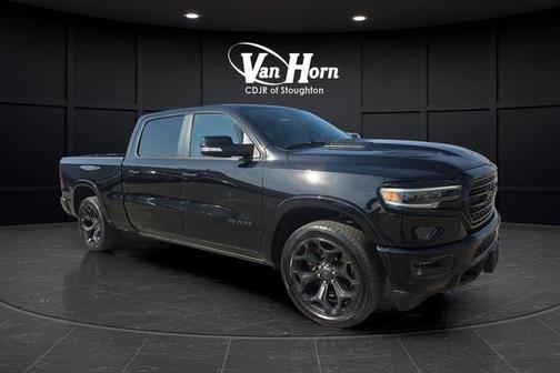 Diamond Black Crystal Pearlcoat 2020 RAM 1500 Limited