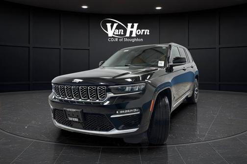 Diamond Black Crystal Pearlcoat 2023 Jeep Grand Cherokee Summit