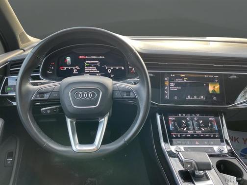 Navarra Blue Metallic 2023 Audi Q7 45 Premium Plus