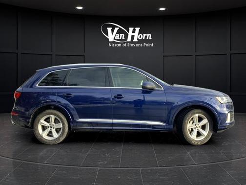 Navarra Blue Metallic 2023 Audi Q7 45 Premium Plus