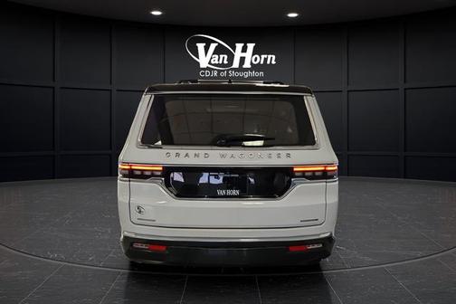 Diamond Black Crystal Pearlcoat 2022 Jeep Grand Wagoneer Series III 4x4