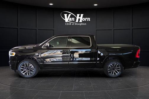 Diamond Black Crystal Pearlcoat 2026 RAM 1500 Limited
