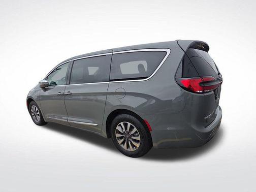 2022 Chrysler Pacifica Hybrid Limited