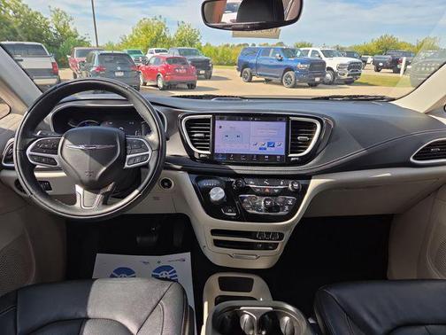 2022 Chrysler Pacifica Hybrid Touring L