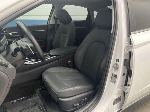 2023 Hyundai SONATA Hybrid Limited