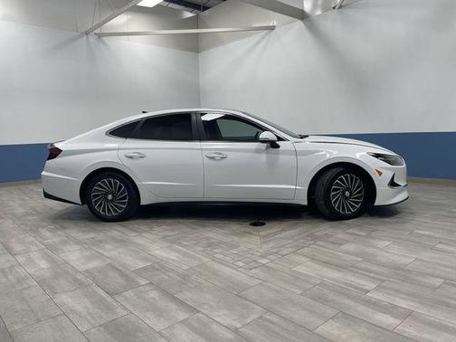 2023 Hyundai SONATA Hybrid Limited