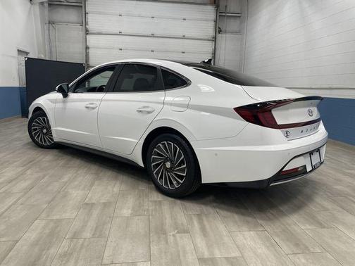 2023 Hyundai SONATA Hybrid Limited