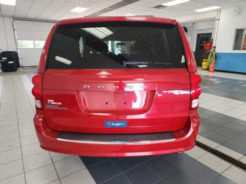 Redline 2 Coat Pearl 2013 Dodge Grand Caravan SXT
