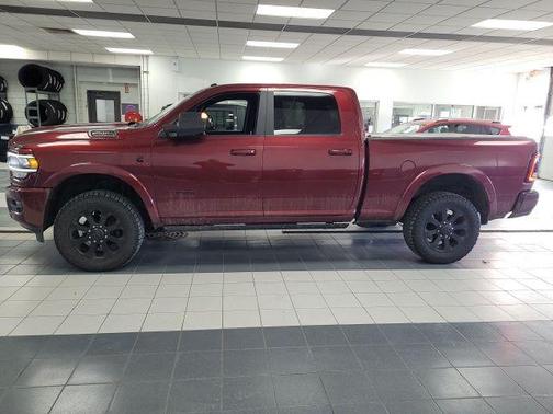 2022 RAM 2500 Laramie Crew Cab 4x4 6'4' Box