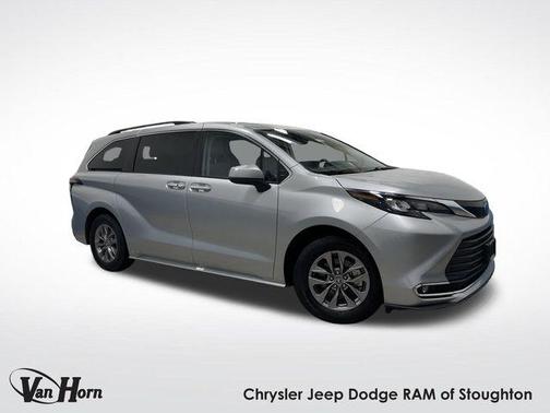 2024 Toyota Sienna XLE 8 Passenger