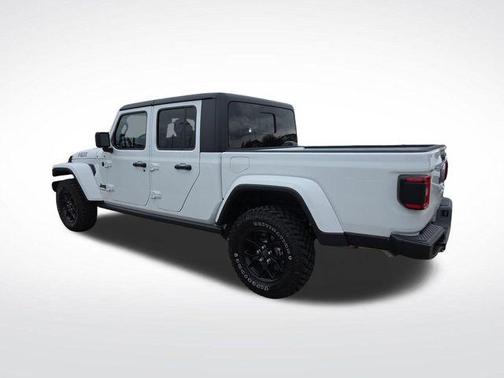 2025 Jeep Gladiator Willys