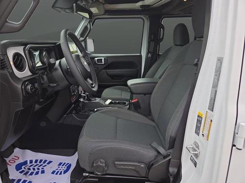 2025 Jeep Gladiator Willys