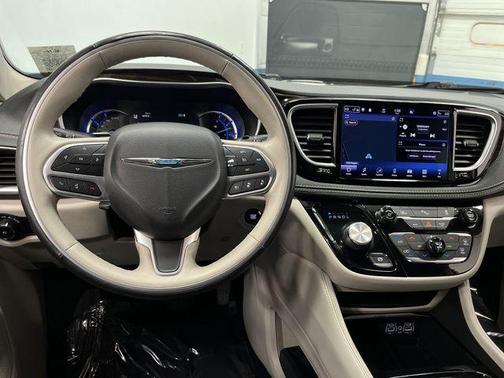 2021 Chrysler Pacifica Hybrid Limited