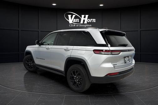 Silver Zynith 2024 Jeep Grand Cherokee Altitude