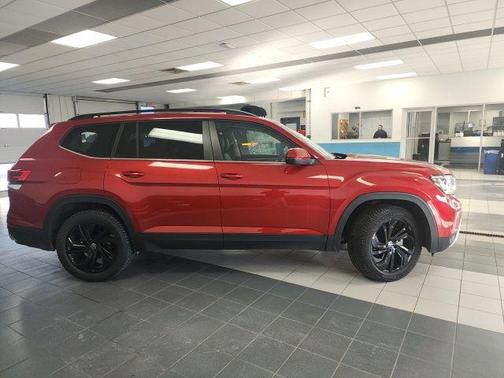 2022 Volkswagen Atlas 3.6L SE w/Technology