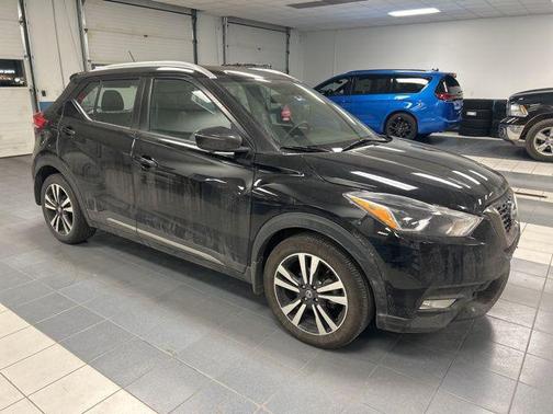 2019 Nissan Kicks SR