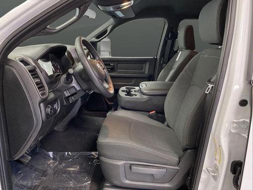 2024 RAM 2500 Tradesman Crew Cab 4x4 6'4' Box