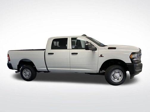 2024 RAM 2500 Tradesman Crew Cab 4x4 6'4' Box