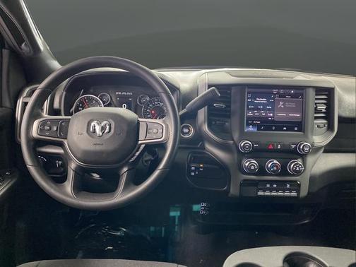 2024 RAM 2500 Tradesman Crew Cab 4x4 6'4' Box