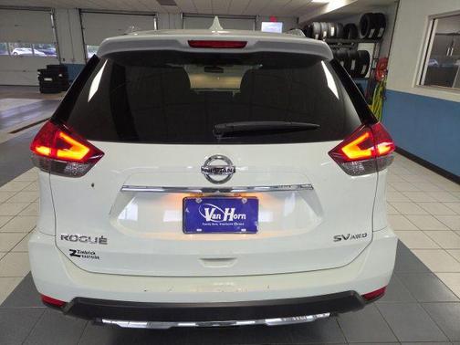 Glacier White 2017 Nissan Rogue SV