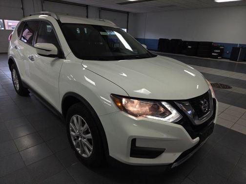 Glacier White 2017 Nissan Rogue SV