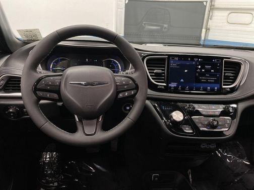 2024 Chrysler Pacifica Hybrid S Appearance Pkg
